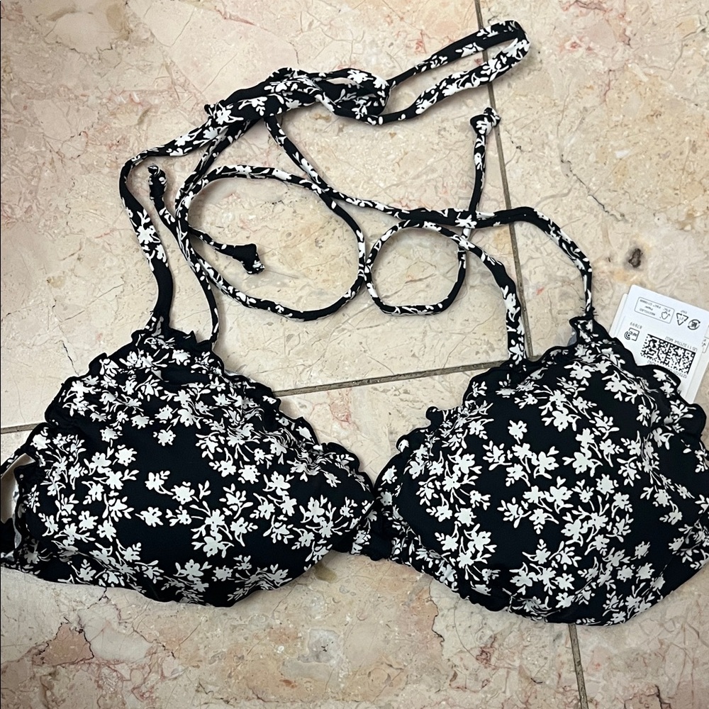 H&M Black and White Floral Bathing Suit Top